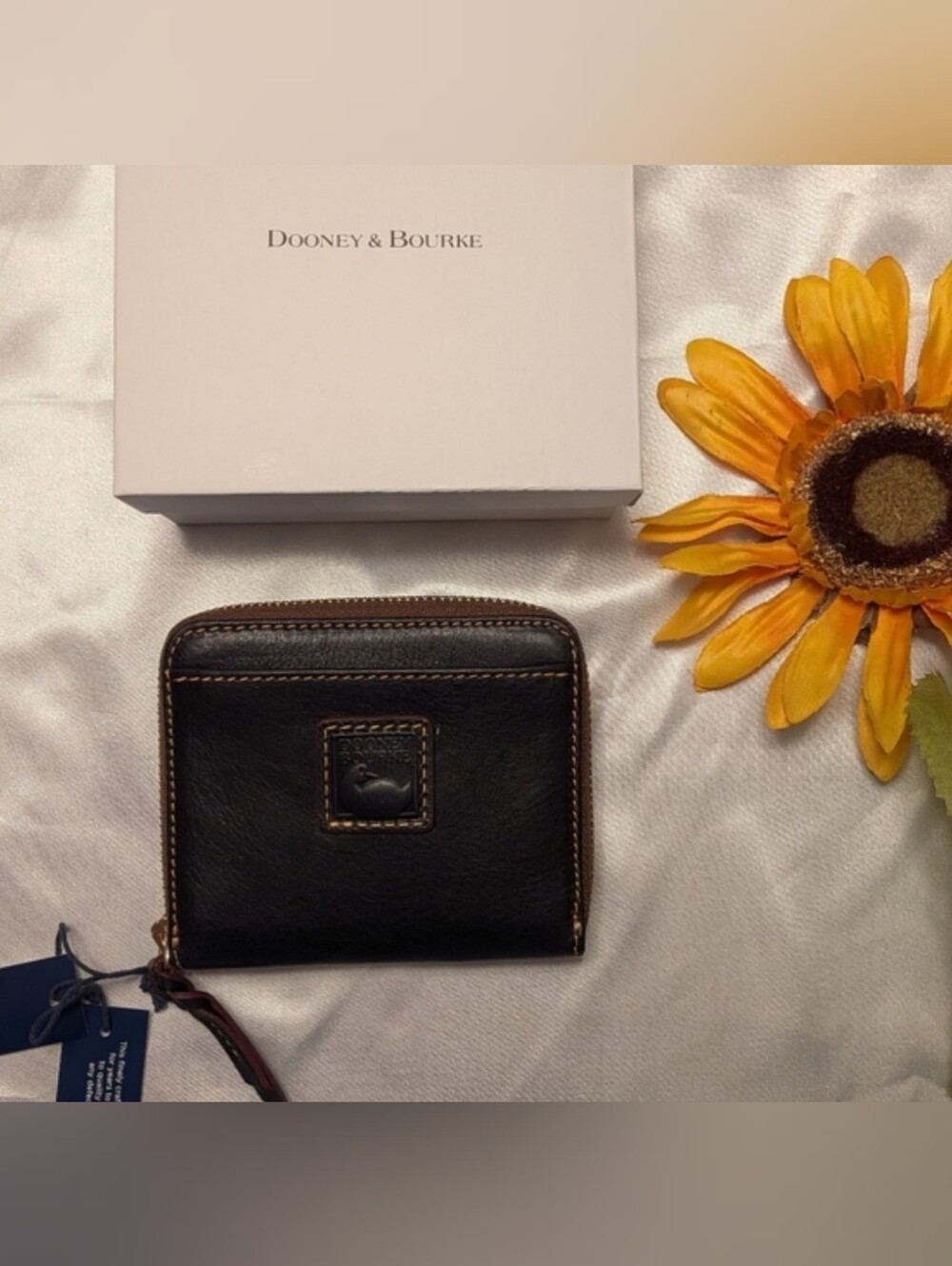 NWT! Dooney & Bourke Florentine small zip around wallet in NAVY